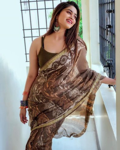 Call-girls In Pari Chowk (Delhi) 8826527992 Short 1500 Night 6000 in Delhi