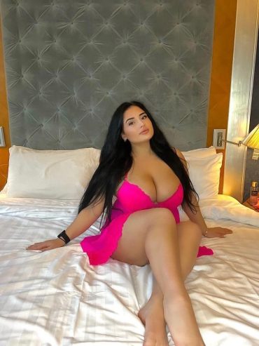 Call Girls In Secotar 18 Noida 9911401116 Escorts Service In Delhi Ncr