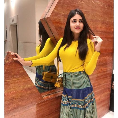 ESCORT SERVICE IN DELHI CANNAUGHTPLACE 8377949611 GENUINE SERVICE